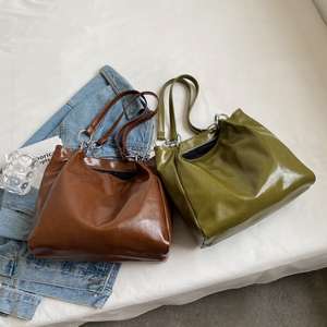 Sac à bandoulière pour femme en PU souple, imperméable, de grande capacité, simple et de haute qualité - Product Image 1