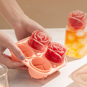 Venda quente Silicone Ice Cube molde com tampa fácil lançado reutilizável 4 gigante 3D Rose Flower Ice Cube bandeja