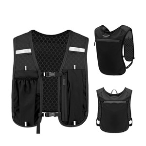 Gilet d'hydratation léger, respirant et imperméable en nylon 500 ml, réfléchissant pour hommes et femmes, idéal pour la course à pied, la randonnée et le jogging - Product Image 1