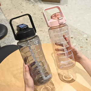 Botella de Agua Deportiva de 2 Litros con Logotipo Personalizado, Ecológica, con Diseño de Dibujos Animados, Marcador de Tiempo, Gran Capacidad, Medio Galón, Plástico Transparente - Product Image 1