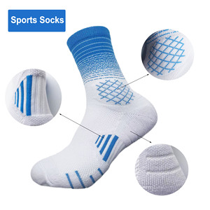 Calcetines atléticos acolchados gruesos de alta calidad para baloncesto y correr estilo de tripulación con logotipo inferior para deportes de senderismo de primavera - Product Image 3