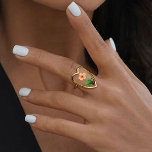 Nuevo Juego de Anillos de Banda Fina con Flores Secas Intactas Selladas en Resina, Chapado en <span class=keywords><strong>Oro</strong></span> de 18K PVD, de Acero Inoxidable para <span class=keywords><strong>Mujer</strong></span>, Regalo con Flores Naturales Reales - Product Image 5