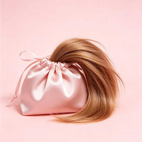 Sacs de rangement de luxe en satin de soie avec cordon de serrage pour perruques, emballage textile pour mèches de cheveux avec logo et cintre