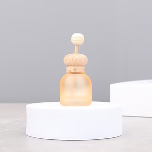 L Новый 10 мл матовый розовый зеленый прозрачный Круглый автомобильный подвесной ароматный стеклянный флакон для духов с деревянными крышками - Product Image 5