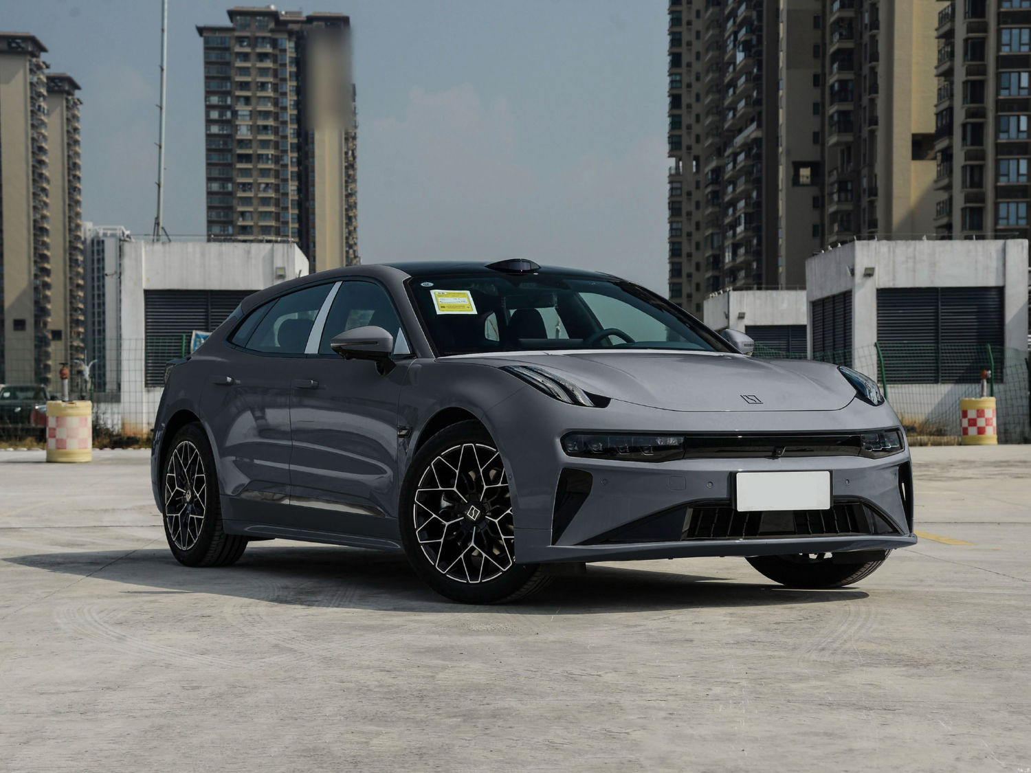 Deposit $11000 2025 New Energy Vehicles Long Range Electric Cars ZEEKR 001 4WD You Edition High Speed Automobile Made in China · image 3