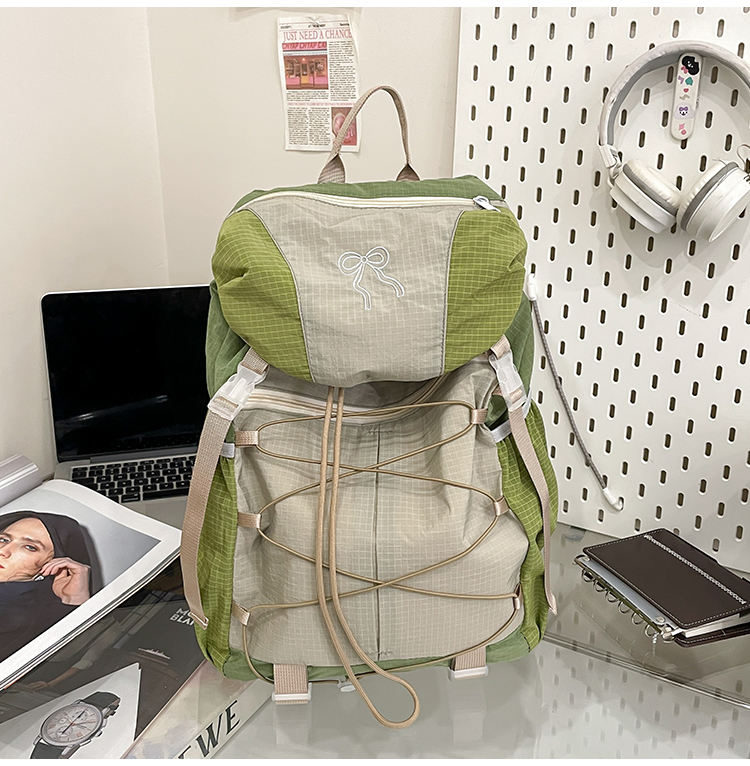 สีดำสีกากี