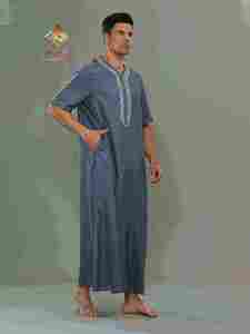 Thobe en coton pour homme Al Haramain, col rond, manches courtes, longueur au sol, pour la prière et l'Aïd - Product Image 4