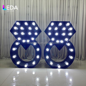 Letrero LED Metálico Moderno Personalizado en Forma de Cruz, Soporte de Fondo 3D para Bodas, Fiestas, Eventos y Decoración Publicitaria - Product Image 3