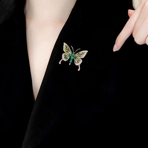 Broches de mariposa con diamantes de imitación para mujer, broche de insecto de resina multicolor, esmaltado ramillete, joyería de fiesta para mujer, regalos, adornos de vestido - Product Image 6
