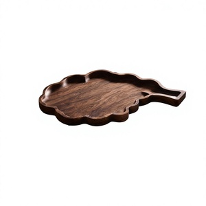 Plateau de service en bois de manguier finition noyer robuste, plateau abstrait avec rebord surélevé et silhouette créative - Product Image 1