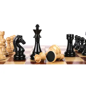 Peças de placa de xadrez de madeira