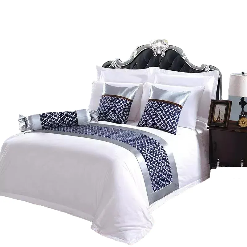 Wrinkle Free Polyester Jacquard Decorative Cushions Bed Runner for Hotels