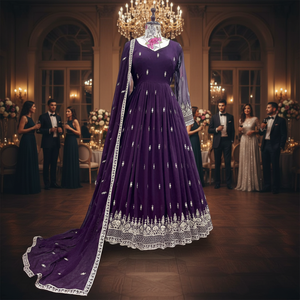 Robe longue de créateur en satin et géorgette, coupe droite, avec dentelle, broderie et travail de sequins, style A-Line, simple, violette, écologique, avec dupatta et soutien-gorge intégré - Product Image 3