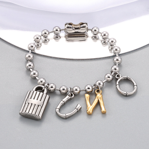 Demandez le catalogue <span class=keywords><strong>U</strong></span> : Bracelets chaîne en acier inoxydable, bijoux <span class=keywords><strong>de</strong></span> mode en forme <span class=keywords><strong>de</strong></span> cadenas à <span class=keywords><strong>50</strong></span> cœurs, prix <span class=keywords><strong>de</strong></span> gros - Product Image 1