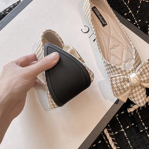 Fábrica al <span class=keywords><strong>por</strong></span> mayor nuevo diseño puntiagudo tela <span class=keywords><strong>de</strong></span> celosía zapatos transpirables doble lazo plano casual mujeres bombas zapatos al aire libre - Product Image 3