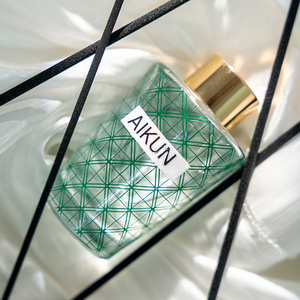 Aikun, Bajo MOQ, Respuesta Rápida, Botella de Vidrio Cúbica de 100 ml con Logotipo 3D, Difusor de Aromas Duradero para Decoración de Interiores, Juego de Difusores con Aroma Personalizado en Caja de Regalo para Habitaciones - Product Image 1