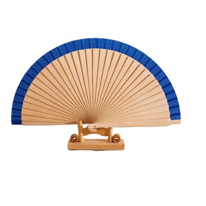 Abanico de Danza Española con Patrones Grabados Personalizables, Varillas de Madera, Ideal para Espectáculos y Regalos - Product Image 1