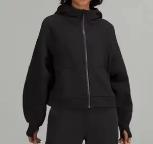 Yüksek kaliteli rotator kollu katı siyah hoodie özel başparmak delik kadınlar için fermuarlı kapüşonlu eşofman üstü organik pamuk kırpılmış hoodie