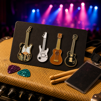 Chine fabricant personnalisé haute qualité bande Instrument noir guitare broche or métal Badges doux dur émail épinglettes pour cadeau
