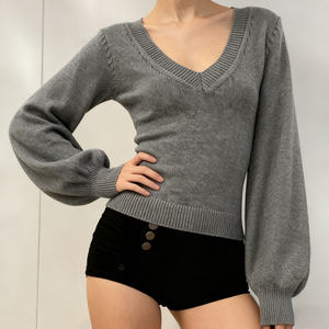 Pull en tricot gris à col en V de style américain vintage pour femmes, coupe ajustée, façonnage de la taille, couleur unie, haut pour le printemps et l'automne - Product Image 4