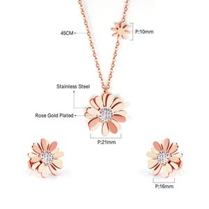 Ensemble de bijoux pour femmes, collier et boucles d'oreilles en acier inoxydable plaqué or, avec pendentif en forme de boutons de marguerite ornés de diamants, brillant, mignon et élégant - Product Image 4