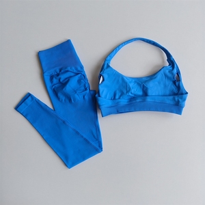 Conjunto de dos piezas de ropa interior deportiva OEM de fábrica: Top sin costuras con cuello halter y espalda hermosa, y leggings de fitness de <span class=keywords><strong>cintura</strong></span> <span class=keywords><strong>alta</strong></span> ajustados para mujer. - Product Image 3