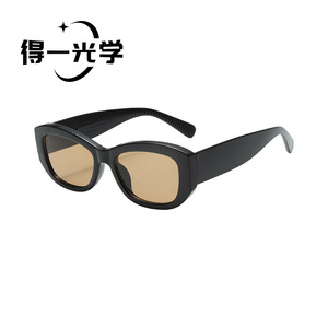 แว่นกันแดดทรงแคทอาย UV400 กรอบ PC สำหรับผู้หญิง ป้องกันแสงแดด ใช้กลางแจ้ง - Product Image 3