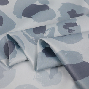 Tejido de satén estampado de poliéster 100% elástico de moda Tejido ligero para camisas vestidos y ocasiones - Product Image 4