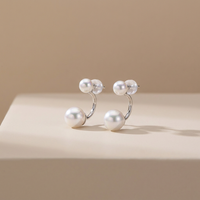 Boucles d'oreilles en perles d'eau douce naturelles blanches Moon Ash, fabriquées avec soin en argent S925
