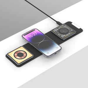 Produits tendance 2025 nouveautés 3 en 1 <span class=keywords><strong>chargeur</strong></span> sans fil pliable pour iphone pour <span class=keywords><strong>Samsung</strong></span> 15W <span class=keywords><strong>chargeur</strong></span> d'écouteurs montre <span class=keywords><strong>rapide</strong></span> - Product Image 2