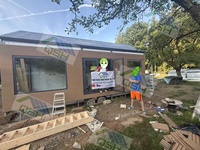 Maison en panneaux préfabriqués modulaires en acier galvanisé personnalisée, type chalet, pour usage résidentiel et de camping