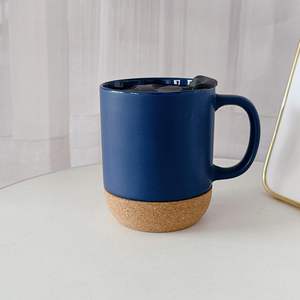 Grande tasse à café en céramique de 15 oz avec fond et couvercle en liège pour maman et papa, cadeau personnalisé pour les amateurs de café, de latte et de thé - Product Image 3