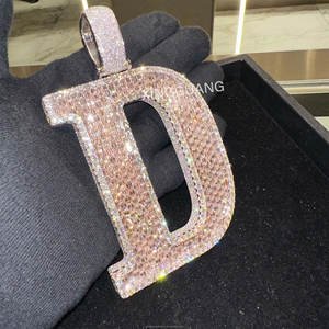 कस्टम कैपिटल लेटर डी पेंडेंट पास डायमंड टेस्ट रा मोइससानाइट 925 स्टर्लिंग सिल्वर पार्टी उपहार फैशन पेलेंट गहने - Product Image 3