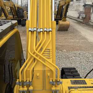 Excavatrice sur chenilles Komatsu PC450 45T d'occasion, modèle 2023, moteur Cummins, capacité de la benne de 2,1 m, pompe à engrenages certifiée, performance éprouvée - Product Image 6