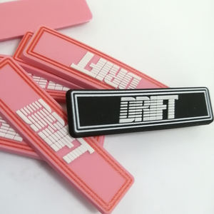 Etichetta 3D in <span class=keywords><strong>PVC</strong></span>/silicone con logo in rilievo, patch in gomma <span class=keywords><strong>PVC</strong></span> per abbigliamento/borse - Product Image 3