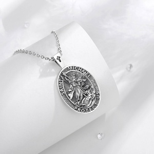 Joyería fina plata esterlina 925 San Miguel Arcángel colgante collar Vintage forma ovalada en relieve para compromiso boda - Product Image 4