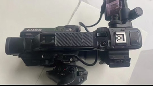 Videocamera Sony PXW-FS5 Usata Originale con Kit Obiettivo 18-105mm F/4 G OSS e Registrazione Video 4K - Product Image 5