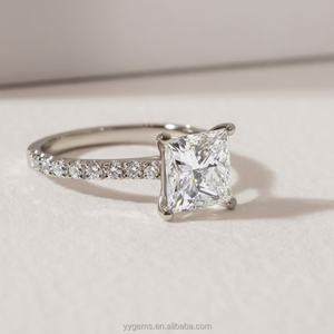 Anillo de Diamante Cultivado en Laboratorio de 2 Quilates, Corte Brillante Princesa, Oro Blanco Sólido de 18K, Diseño Clásico para Celebraciones de Aniversario - Product Image 3