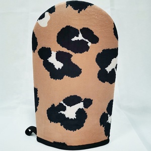 Applicateur de mitaines autobronzantes en velours <span class=keywords><strong>Gant</strong></span> de bronzage sans soleil imprimé léopard en fibre SPA Gants de bronzage à motif marron - Product Image 5