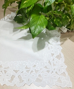Linen Table <b>Runners</b> with Customized Hand Embroidered Cutout Flower Hemstitch <b>Runners</b> Wholesale for Home - Product Image 2