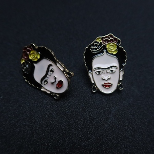 Pins de solapa de anime Insignia de un famoso pintor mexicano - Product Image 1