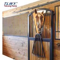 Puesto de caballos portátil Puesto de caballos estable con techo Establo de madera de bambú para caballos