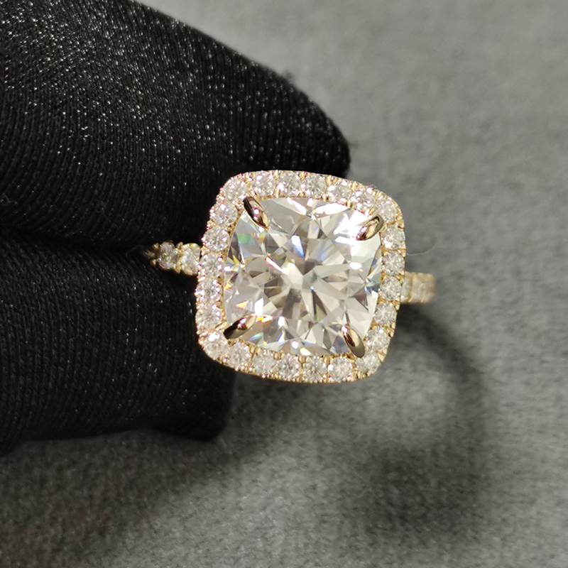 2ct プラムカットモアサナイトリング　高品質　おしゃれ ロンドンコレクション シティ モアサナイトリング – RAVICHARME