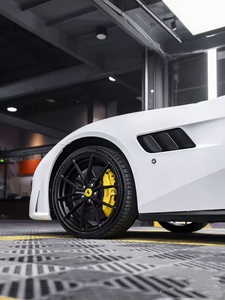 Kit carrosserie en fibre de carbone pour <span class=keywords><strong>Ferrari</strong></span> GTC4 Lusso, amélioration GTC4 Lusso style 812 : pare-chocs avant, jupes latérales, diffuseur, spoiler - Product Image 6
