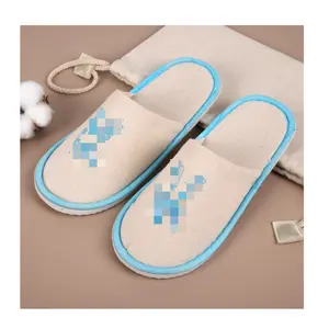 'S Werelds Toonaangevende Comfortabele Geavanceerde Pvc-Grondstoffen Voegen Patronen Toe Blauw Omrande Witte Hotelslippers Voor Kinderen