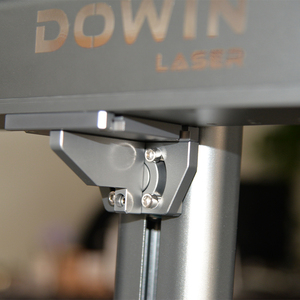 Prix d'usine en gros poids léger 20W 30W Mini machine de marquage laser à fibre portable Gravure au laser - Product Image 2