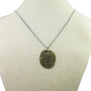 Collar con colgante de moneda del tesoro del doblón de pirata español europeo, cadena de acero inoxidable 304, fundición de Metal de estilo religioso - Product Image 2