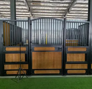 Multifunctional Equine Product Horse Stalls Wooden Horse Stall Gates