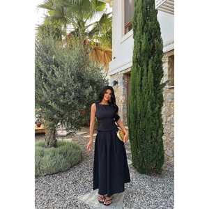 Combinaison Emma noire - Haut rayé uni et jupe courte au-dessus du genou pour le bureau ou les sorties - Tailles XS/XXS - Saison été/automne - Product Image 5