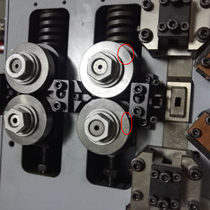 Macchina per la Produzione di Molle a Giarrettiera a 4 Assi, Macchina per Avvolgimento Molle Inclinate da 2 mm, Macchinario CNC per Molle di Compressione - Product Image 3